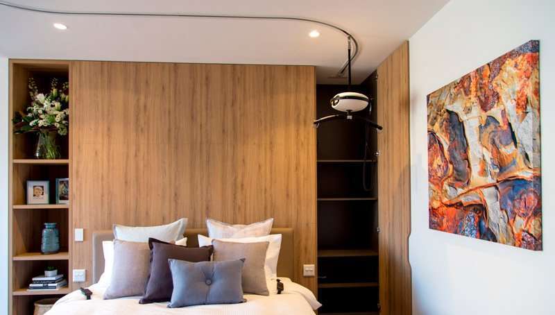 Grúa de techo Luna instalada en distintos tipos de habitación