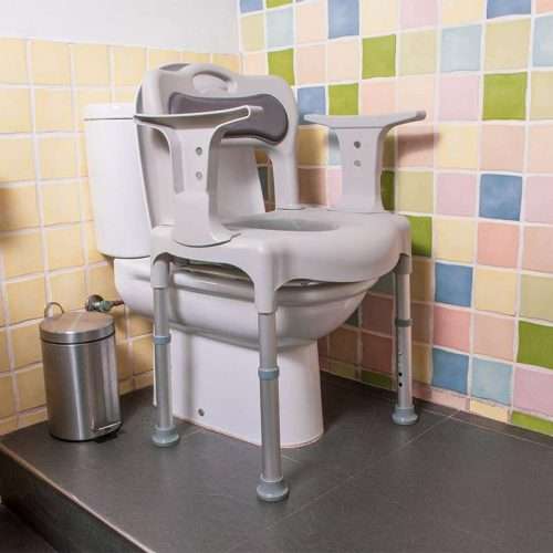 Silla inodoro multifuncional sobre WC
