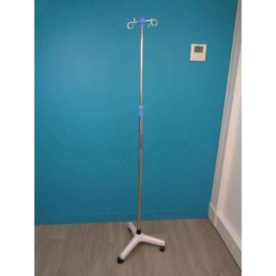 Portasueros Eco con base de 3 ruedas y altura ajustable