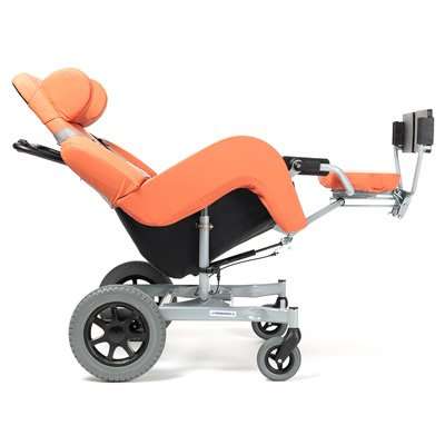 Sillón Coraille con ruedas, basculación y respaldo regulable