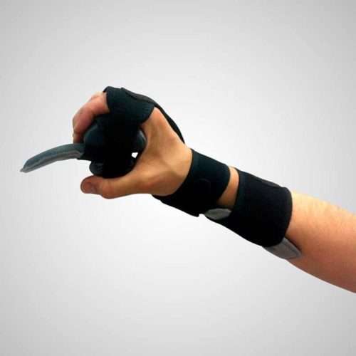 Mano con férula postural ajustable con cinchas