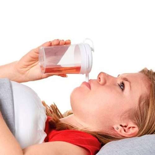 Vaso NOVO CUP utilizado sin derrames en posición horizontal