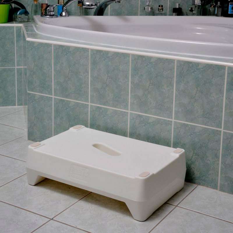 Escalón reversible de acceso a la bañera girado para usar una altura de 15 cm