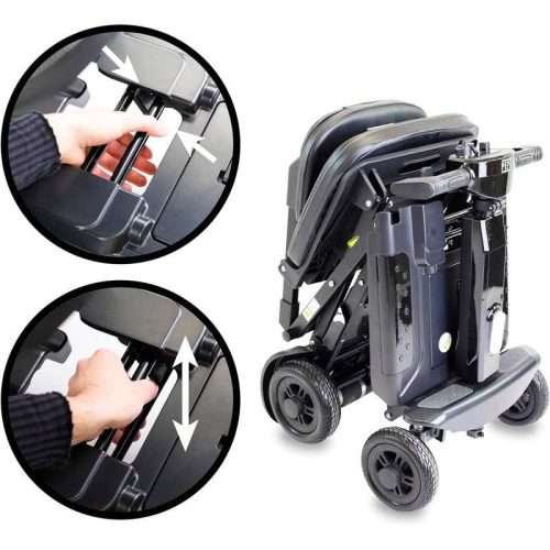 Scooter eléctrico PP1004 plegado con detalle del mecanismo de cierre y apertura