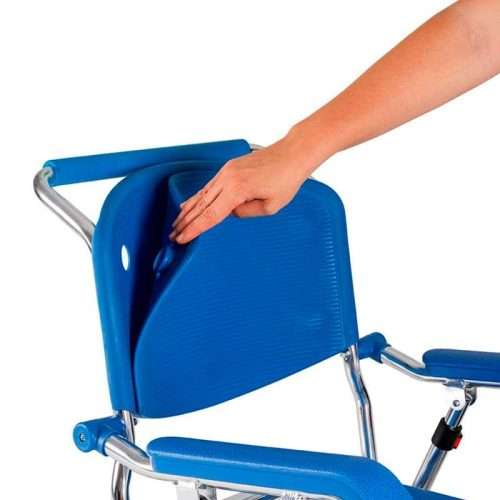Detalle del respaldo extraíble de la silla de baño Zen en material EVA