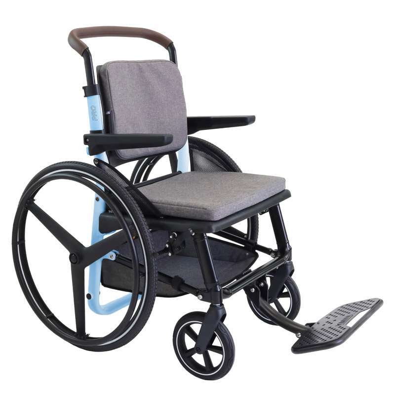 Silla de ruedas autopropulsable KMINA PRO azul con asiento acolchado y ruedas grandes