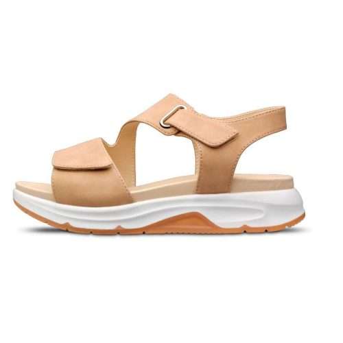 Sandalia de estilo deportivo con doble velcro 20702 en color marrón