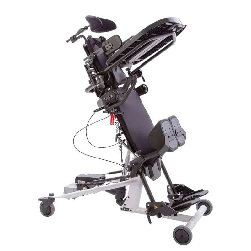 Bipedestador Bantam elevado en transición a bipedestación